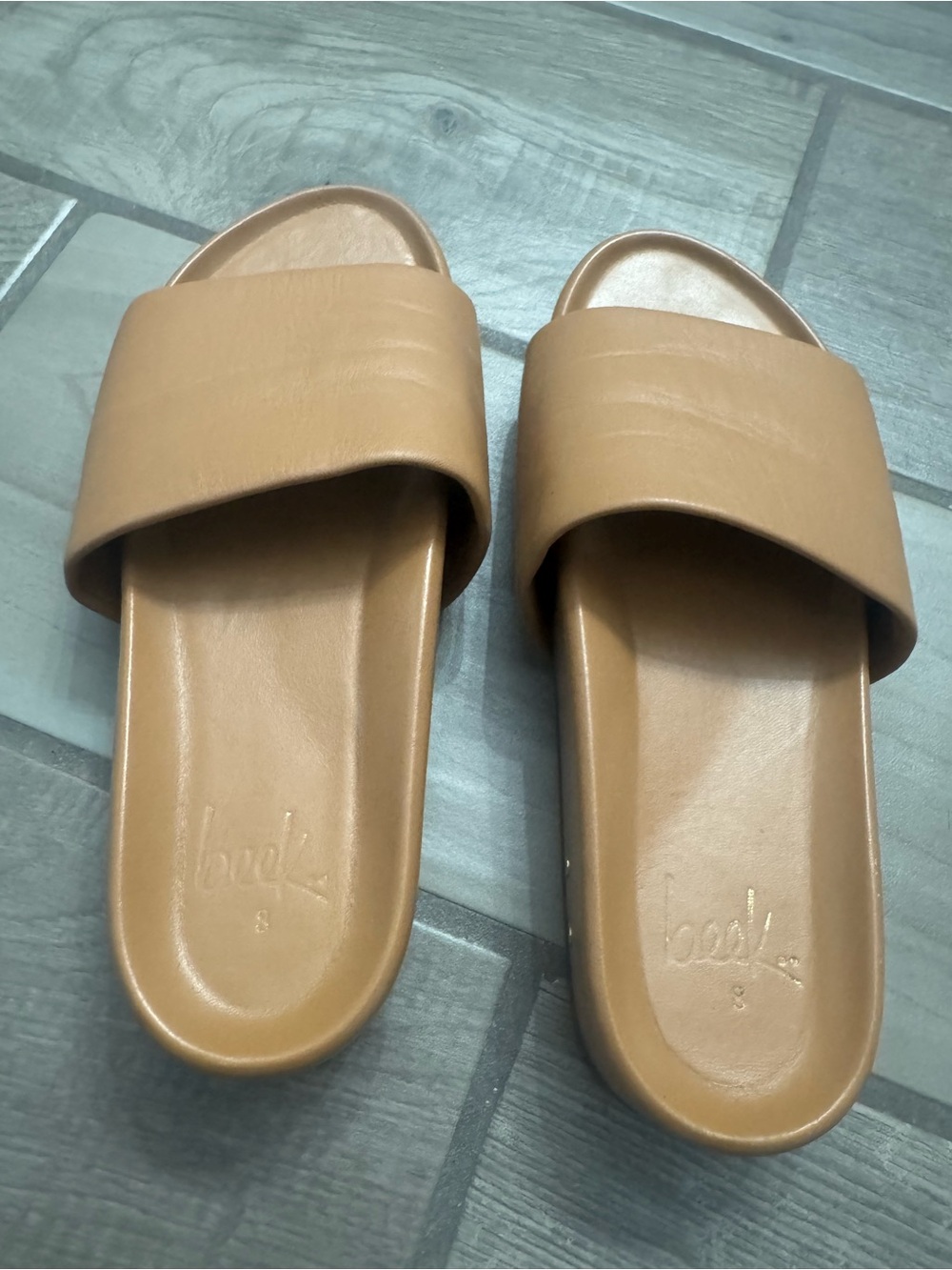 beek platform sandal